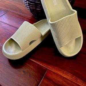 Foam cushion slipper